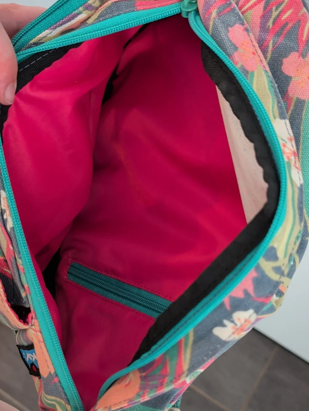 Kavu Floral Indigo Paradise Canvas Small Rope Crossbody Backpack Bag